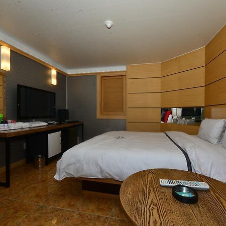 Daegu Mellow Motel Екстер'єр фото