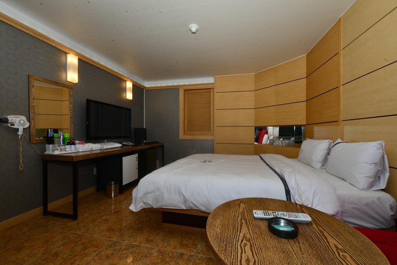 Daegu Mellow Motel Екстер'єр фото